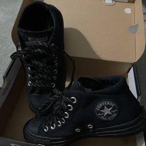 NWOT Converse Chuck Taylor All Star Madison Mid Women's Shoes Black-Gold